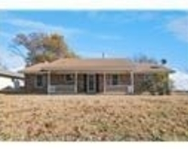 941 Maple Street - Photo Thumbnail 1