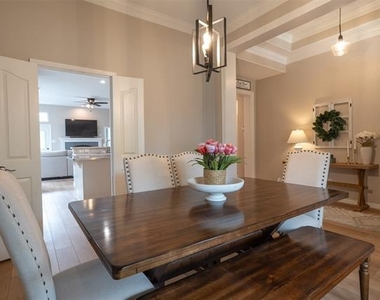 9128 Peace Street - Photo Thumbnail 7