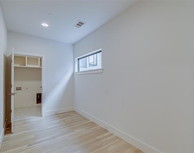 2707 Kimsey Drive - Photo Thumbnail 4