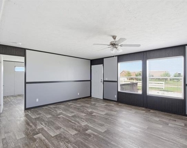 303 Mesa Ridge - Photo Thumbnail 11