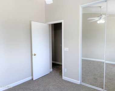 16247 W Jackson Street - Photo Thumbnail 18