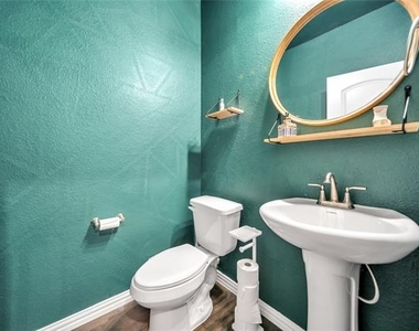 2817 Bellflower Drive - Photo Thumbnail 6