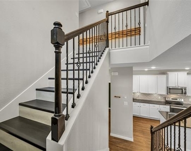 2817 Bellflower Drive - Photo Thumbnail 7