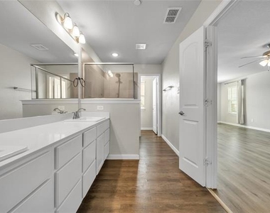 2817 Bellflower Drive - Photo Thumbnail 11