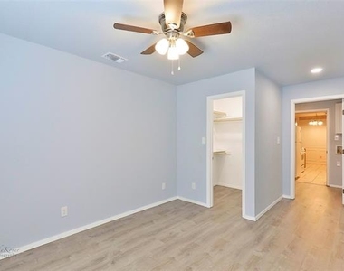 4074 Russell Avenue - Photo Thumbnail 13