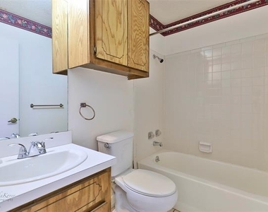 4074 Russell Avenue - Photo Thumbnail 16