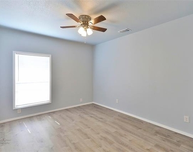4074 Russell Avenue - Photo Thumbnail 17