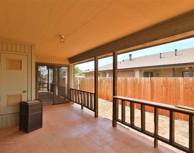 4074 Russell Avenue - Photo Thumbnail 24