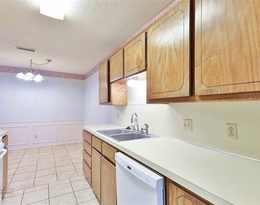 4074 Russell Avenue - Photo Thumbnail 4