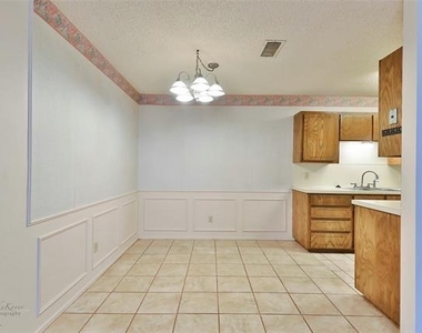 4074 Russell Avenue - Photo Thumbnail 7
