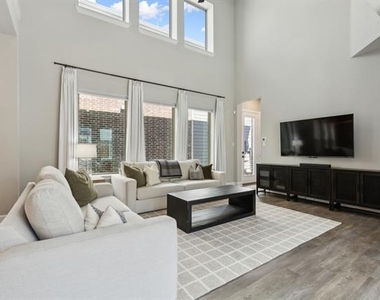 2121 Tolleson Drive - Photo Thumbnail 10