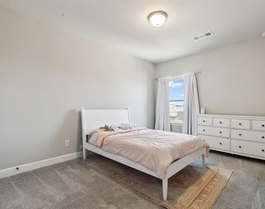 2121 Tolleson Drive - Photo Thumbnail 20