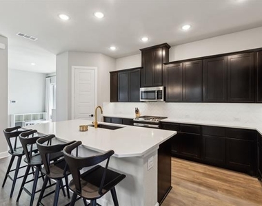 2121 Tolleson Drive - Photo Thumbnail 4