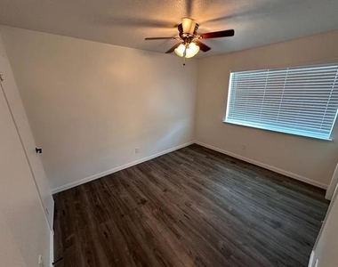4011 Cole Avenue - Photo Thumbnail 6
