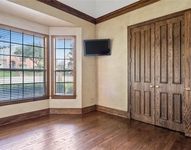 3705 Country Oak Court - Photo Thumbnail 18