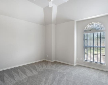 3705 Country Oak Court - Photo Thumbnail 20
