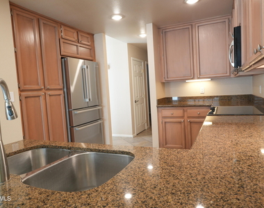 7222 E Gainey Ranch Road - Photo Thumbnail 8