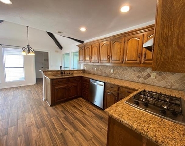 3736 Solarium Place - Photo Thumbnail 5