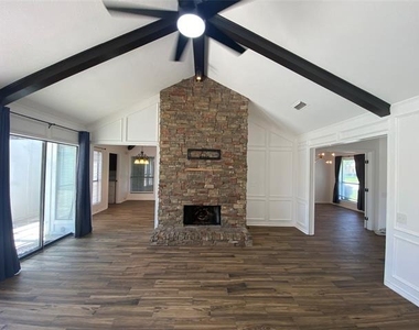 3736 Solarium Place - Photo Thumbnail 3