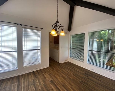 3736 Solarium Place - Photo Thumbnail 8
