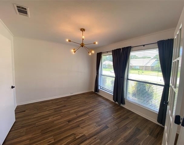3736 Solarium Place - Photo Thumbnail 11