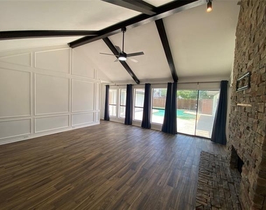 3736 Solarium Place - Photo Thumbnail 1