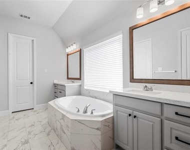 1824 Buckeye Lane - Photo Thumbnail 19