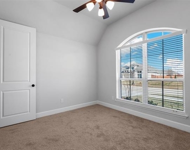 1824 Buckeye Lane - Photo Thumbnail 3