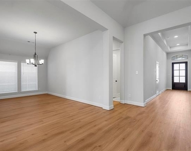 1824 Buckeye Lane - Photo Thumbnail 11