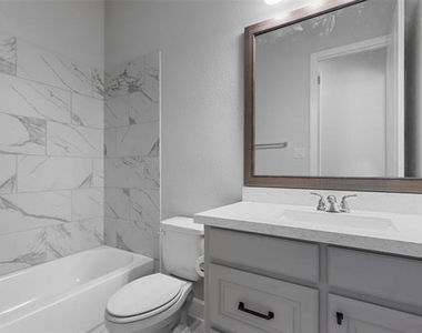 1824 Buckeye Lane - Photo Thumbnail 4