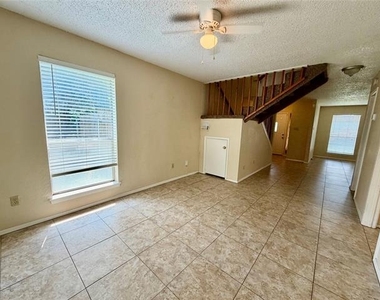 1301 Lovell Drive - Photo Thumbnail 4