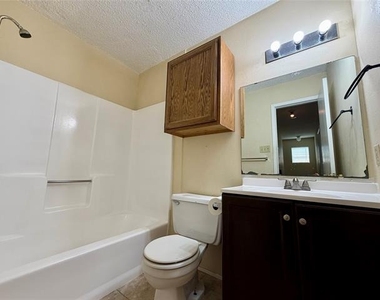 1301 Lovell Drive - Photo Thumbnail 2