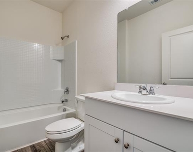 6231 Old Bridge Way - Photo Thumbnail 16