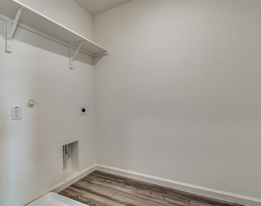 6231 Old Bridge Way - Photo Thumbnail 21