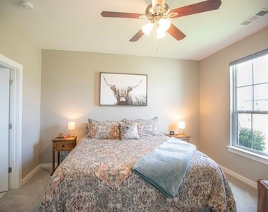 176 Lakeview Circle - Photo Thumbnail 23