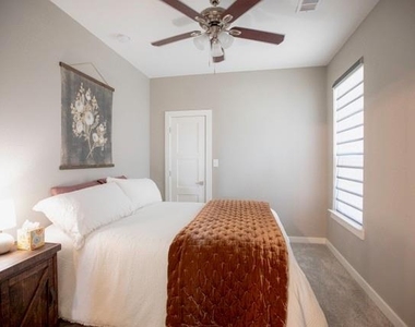 176 Lakeview Circle - Photo Thumbnail 19