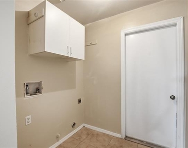 5418 Cypress Drive - Photo Thumbnail 8