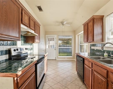 5418 Cypress Drive - Photo Thumbnail 4