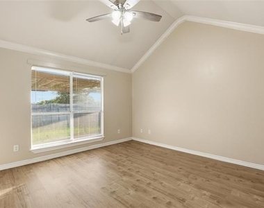 5418 Cypress Drive - Photo Thumbnail 12