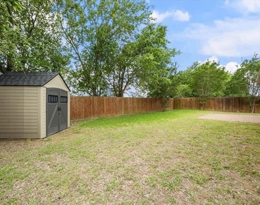 2701 Redwood Street - Photo Thumbnail 26