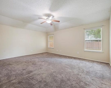 2701 Redwood Street - Photo Thumbnail 13
