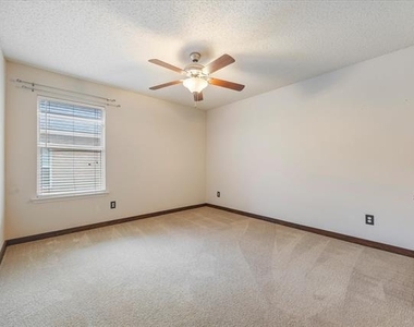 2701 Redwood Street - Photo Thumbnail 14