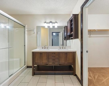2701 Redwood Street - Photo Thumbnail 17