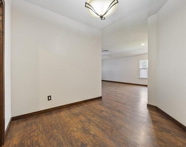 2701 Redwood Street - Photo Thumbnail 21