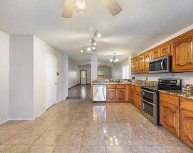 2701 Redwood Street - Photo Thumbnail 6