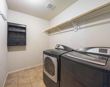 2701 Redwood Street - Photo Thumbnail 22