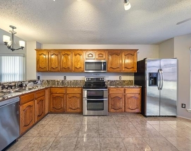 2701 Redwood Street - Photo Thumbnail 8