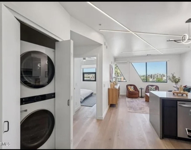 1030 N 1st Street - Photo Thumbnail 4