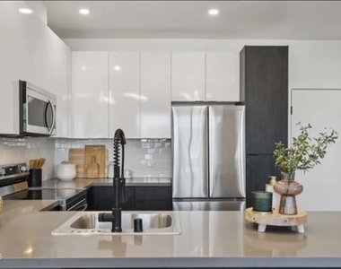 1030 N 1st Street - Photo Thumbnail 6