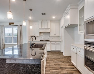 9448 Middle Ground Place - Photo Thumbnail 7